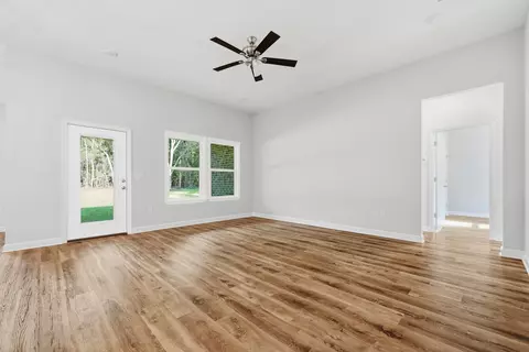 Living - 6060 John Nix Rd, Crestview, FL 32539 photo 1 of 3