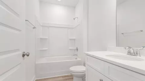 Bath - 94 E Gray Owl Dr, Freeport, FL 32439 photo 4 of 4