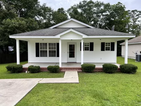 305 N Rangeline St, Bonifay, FL 32425