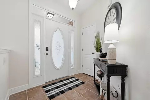 Entry Way - 5302 Marilea Ct, Crestview, FL 32536 photo 2 of 8