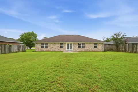 Exterior - 5302 Marilea Ct, Crestview, FL 32536 photo 5 of 10
