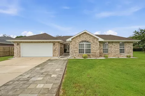 Exterior - 5302 Marilea Ct, Crestview, FL 32536 photo 2 of 10