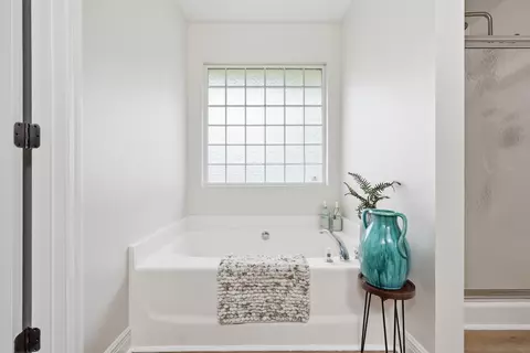Bath - 5302 Marilea Ct, Crestview, FL 32536 photo 7 of 9