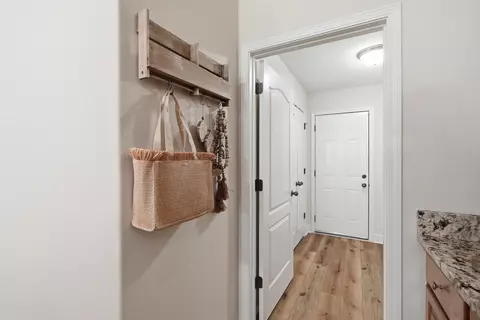 Entry Way - 5302 Marilea Ct, Crestview, FL 32536 photo 5 of 8