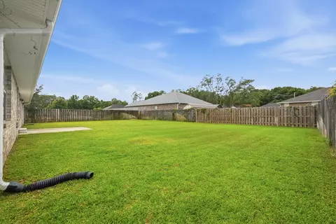 Exterior - 5302 Marilea Ct, Crestview, FL 32536 photo 7 of 10