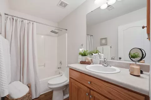 Bath - 5302 Marilea Ct, Crestview, FL 32536 photo 1 of 9