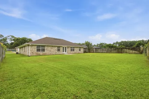 Exterior - 5302 Marilea Ct, Crestview, FL 32536 photo 4 of 10