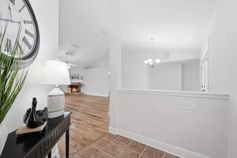 Entry Way - 5302 Marilea Ct, Crestview, FL 32536 photo 3 of 8