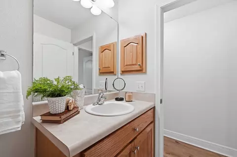 Bath - 5302 Marilea Ct, Crestview, FL 32536 photo 2 of 9
