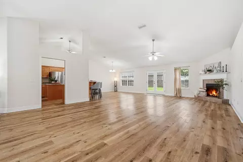 Living - 5302 Marilea Ct, Crestview, FL 32536 photo 2 of 11