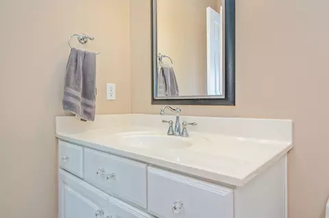 Bath - 652 Tommy Eiland Rd, Baker, FL 32531 photo 7 of 10