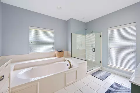Bath - 652 Tommy Eiland Rd, Baker, FL 32531 photo 5 of 10