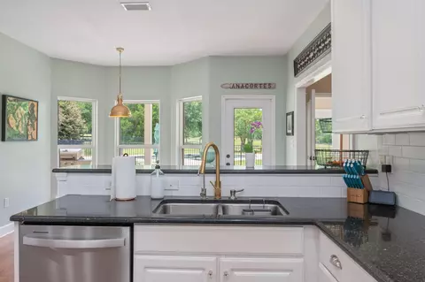 Kitchen - 652 Tommy Eiland Rd, Baker, FL 32531 photo 6 of 8