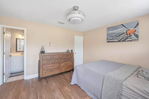 Bedroom - 652 Tommy Eiland Rd, Baker, FL 32531 photo 4 of 10