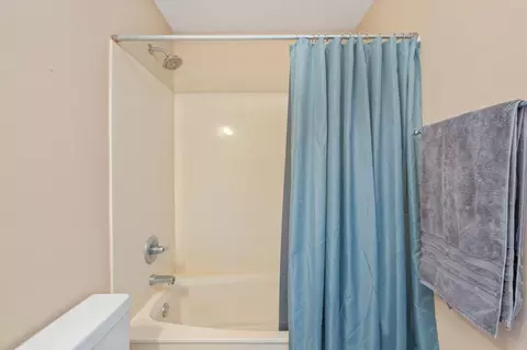 Bath - 652 Tommy Eiland Rd, Baker, FL 32531 photo 8 of 10