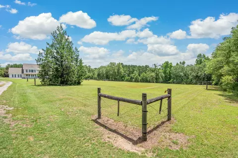 Exterior - 652 Tommy Eiland Rd, Baker, FL 32531 photo 10 of 33