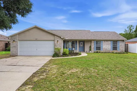 207 Secretariat Dr, Crestview, FL 32539