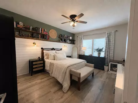 Bedroom - 295 N Sand Palm Rd, Freeport, FL 32439 photo 2 of 4
