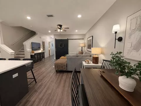Entry Way - 295 N Sand Palm Rd, Freeport, FL 32439 photo 2 of 11