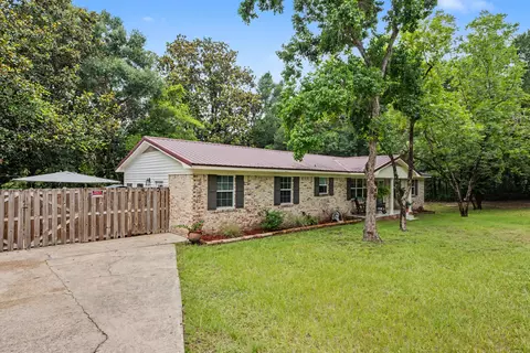 Exterior - 156 S Lindberg St, Crestview, FL 32536 photo 12 of 13