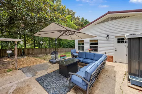 Exterior - 156 S Lindberg St, Crestview, FL 32536 photo 3 of 13