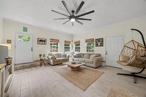 Living - 156 S Lindberg St, Crestview, FL 32536 photo 5 of 7