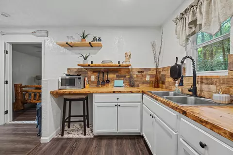 Kitchen - 156 S Lindberg St, Crestview, FL 32536 photo 10 of 11