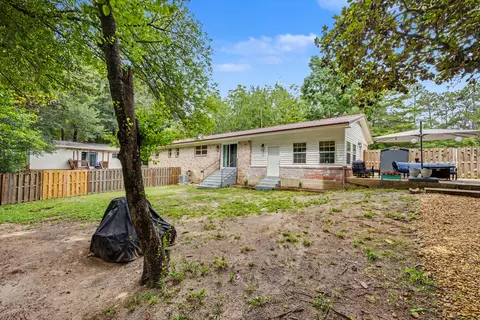 Exterior - 156 S Lindberg St, Crestview, FL 32536 photo 5 of 13