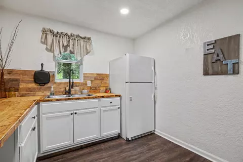 Kitchen - 156 S Lindberg St, Crestview, FL 32536 photo 11 of 11