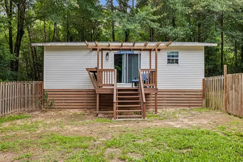 Exterior - 156 S Lindberg St, Crestview, FL 32536 photo 10 of 13
