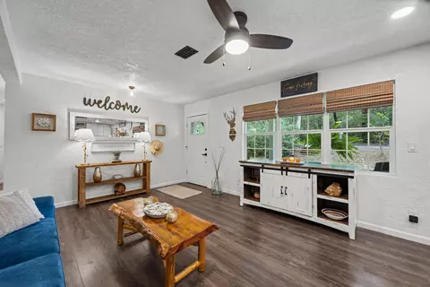 Entry Way - 156 S Lindberg St, Crestview, FL 32536 photo 1 of 1
