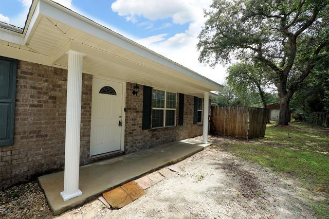 611 Bullock Blvd, Niceville, FL 32578