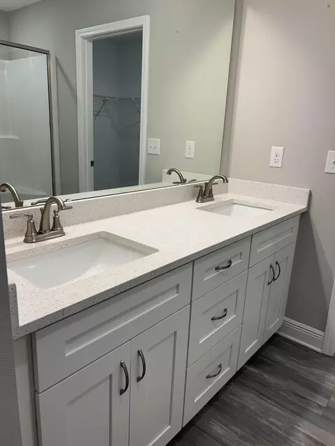Bath - 3154 Maple St, Crestview, FL 32539 photo 1 of 2