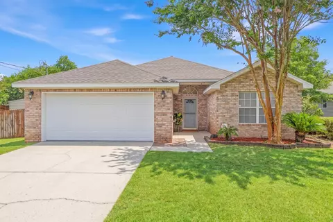 98 Marimba St, Mary Esther, FL 32569