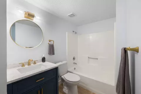 Bath - 311 Ray Ave, Crestview, FL 32536 photo 2 of 3