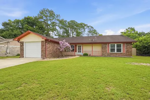 574 Peppertree Ln, Pensacola, FL 32506