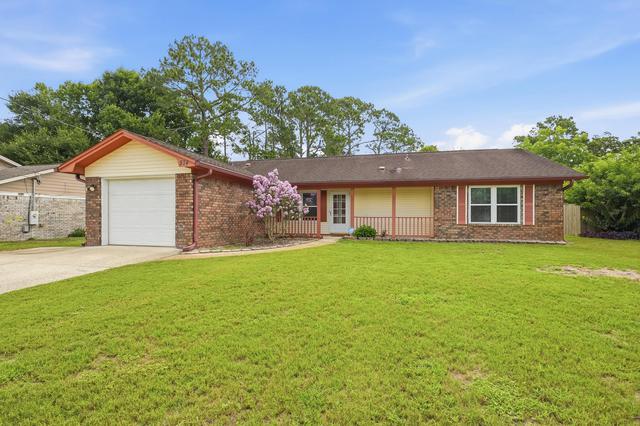 574 Peppertree Ln, Pensacola, FL 32506