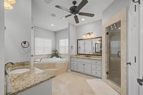 Bath - 4501 Bayside Dr, Milton, FL 32583 photo 3 of 6