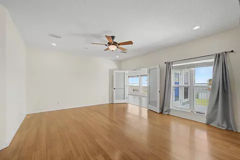 Living - 4501 Bayside Dr, Milton, FL 32583 photo 3 of 6