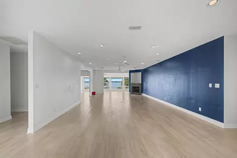 Living - 4501 Bayside Dr, Milton, FL 32583 photo 2 of 6