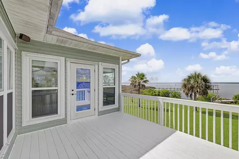 Exterior - 4501 Bayside Dr, Milton, FL 32583 photo 8 of 16