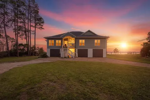 4501 Bayside Dr, Milton, FL 32583