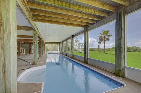 Exterior - 4501 Bayside Dr, Milton, FL 32583 photo 4 of 16