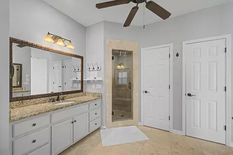 Bath - 4501 Bayside Dr, Milton, FL 32583 photo 5 of 6