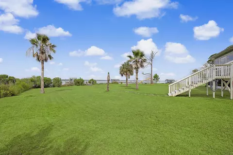 Exterior - 4501 Bayside Dr, Milton, FL 32583 photo 10 of 16