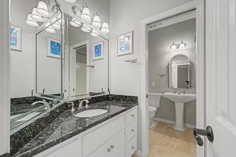 Bath - 4501 Bayside Dr, Milton, FL 32583 photo 1 of 6