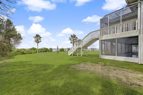 Exterior - 4501 Bayside Dr, Milton, FL 32583 photo 9 of 16