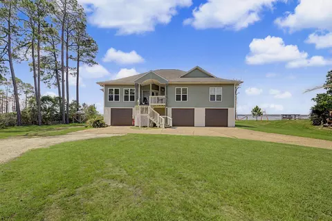 Exterior - 4501 Bayside Dr, Milton, FL 32583 photo 14 of 16