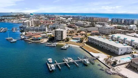 340 Bluefish Dr #105, Fort Walton Beach, FL 32548