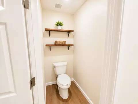 Bath - 111 Trenton Ave, Crestview, FL 32539 photo 2 of 5